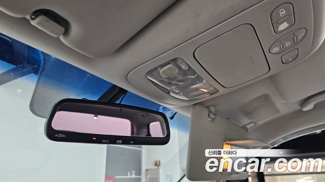 Kia Canival 2012 — photo 19