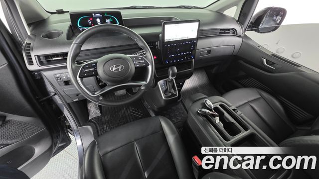 Hyundai Staria 2025 — photo 7