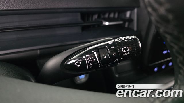 Hyundai Staria 2025 — photo 17