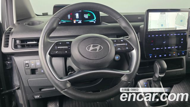 Hyundai Staria 2025 — photo 18