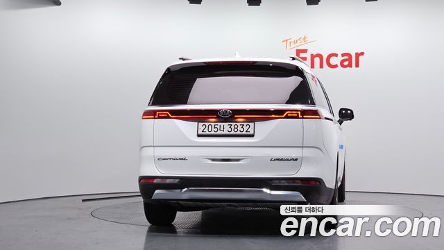 Kia Canival 2021 — photo 4