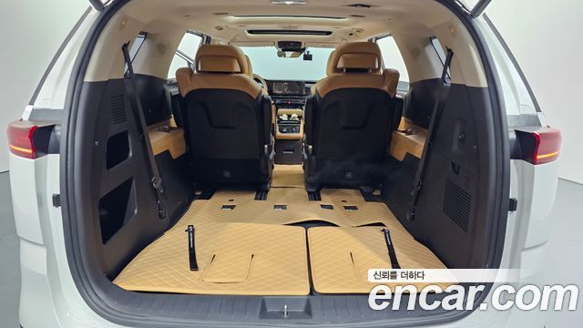 Kia Canival 2021 — photo 19