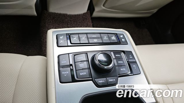 Genesis G80 2017 — photo 25