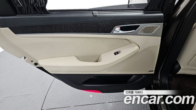 Genesis G80 2017 — photo 15