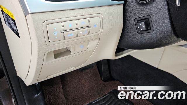 Genesis G80 2017 — photo 27