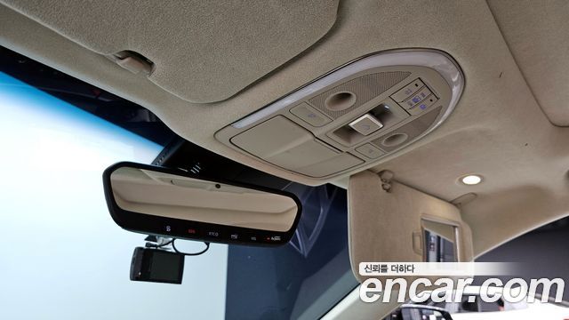 Genesis G80 2017 — photo 30