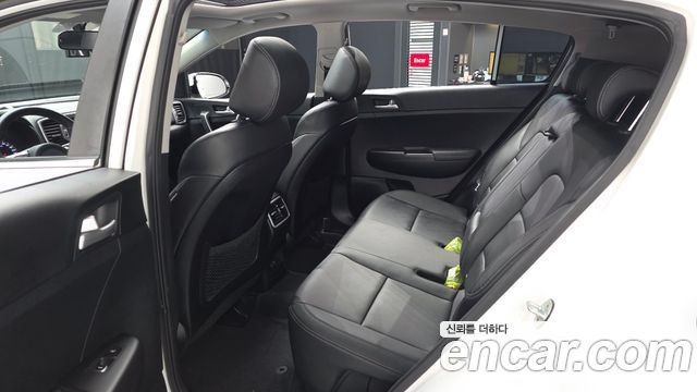 Kia Sportage 2018 — photo 16