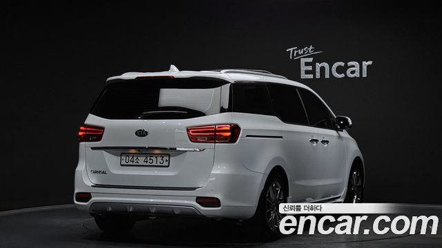Kia Canival 2019 — photo 2