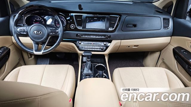Kia Canival 2019 — photo 10