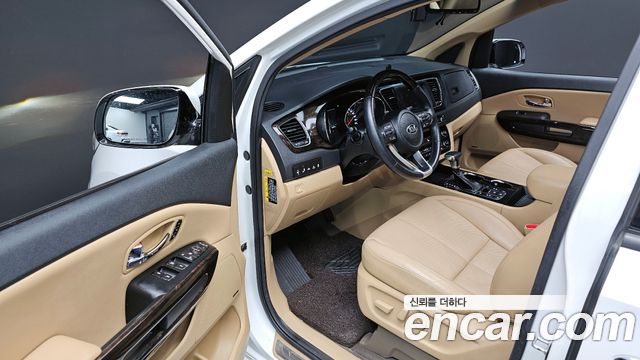 Kia Canival 2019 — photo 19