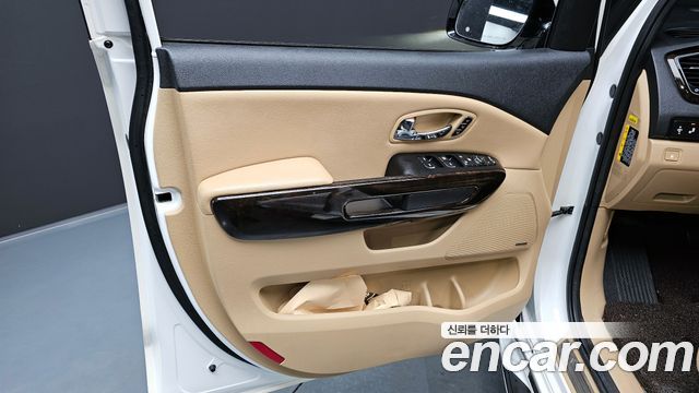 Kia Canival 2019 — photo 14