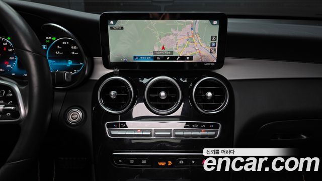 Mercedes-Benz GLC-Class 2021 — photo 20