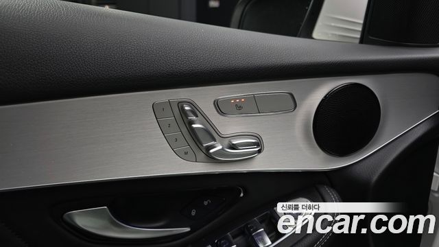 Mercedes-Benz GLC-Class 2021 — photo 24