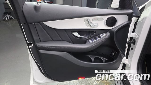 Mercedes-Benz GLC-Class 2021 — photo 14