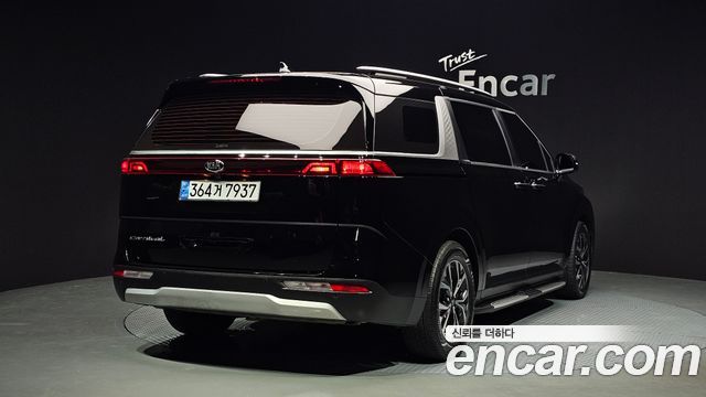 Kia Canival 2021 — photo 2