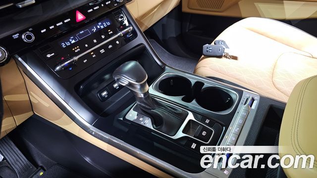 Kia Canival 2021 — photo 12