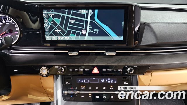 Kia Canival 2021 — photo 19