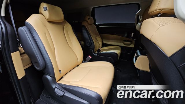 Kia Canival 2021 — photo 25