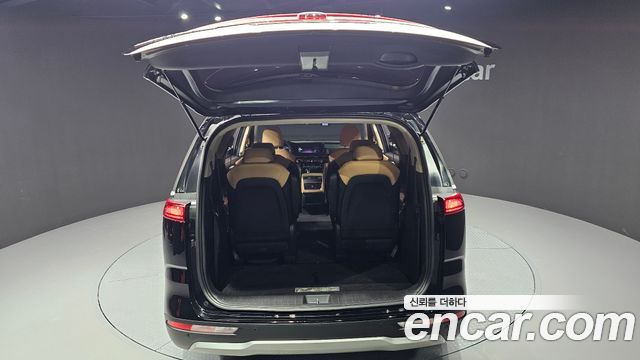 Kia Canival 2021 — photo 26