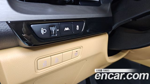 Kia Canival 2021 — photo 30
