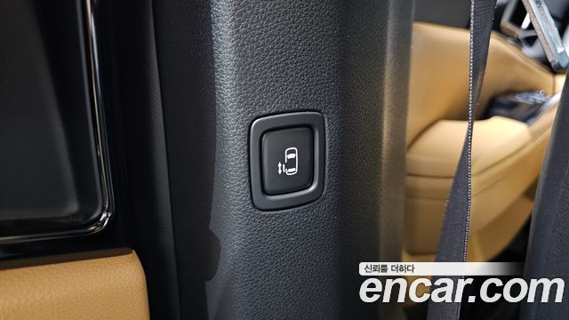 Kia Canival 2021 — photo 35