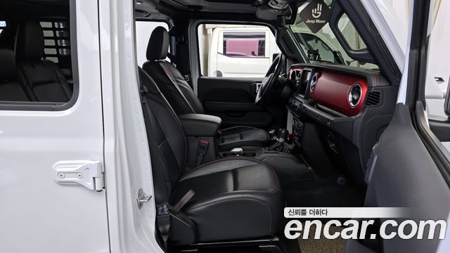Jeep Wrangler 2021 — photo 17
