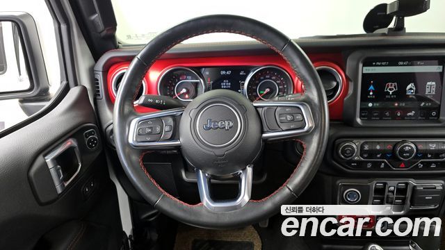 Jeep Wrangler 2021 — photo 19