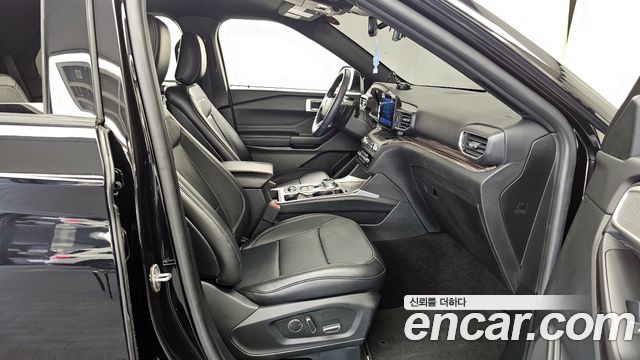 Ford Explorer 2020 — photo 17