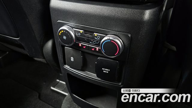Ford Explorer 2020 — photo 24