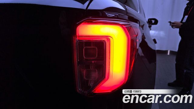 Ford Explorer 2020 — photo 9