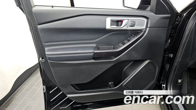 Ford Explorer 2020 — photo 14