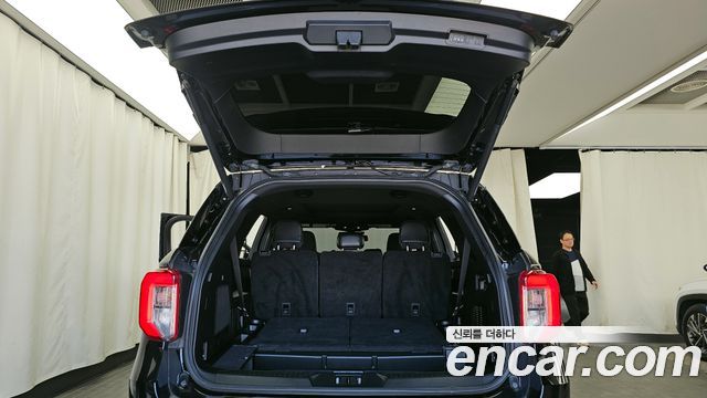 Ford Explorer 2020 — photo 32