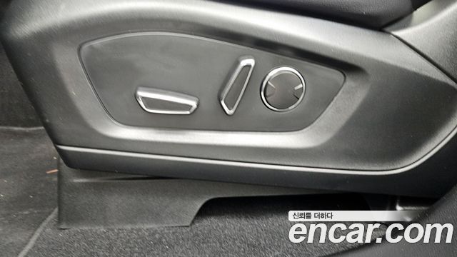 Ford Explorer 2020 — photo 33