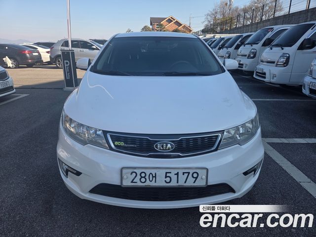 Kia Porte 2011 — photo 2
