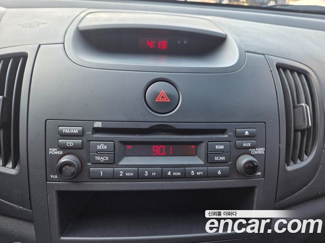 Kia Porte 2011 — photo 13