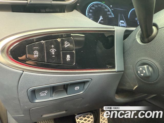 Genesis GV70 2022 — photo 16