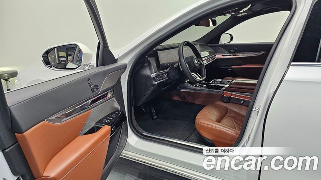 BMW 7-Series 2024 — photo 13