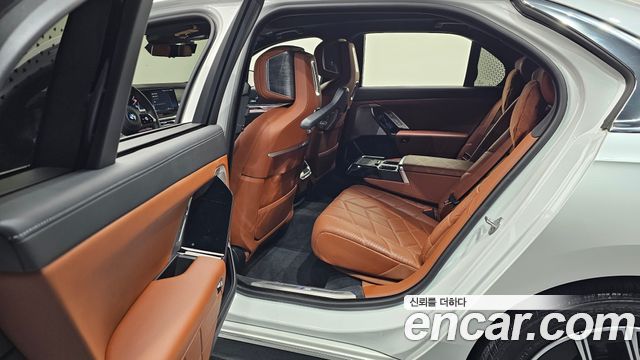 BMW 7-Series 2024 — photo 17