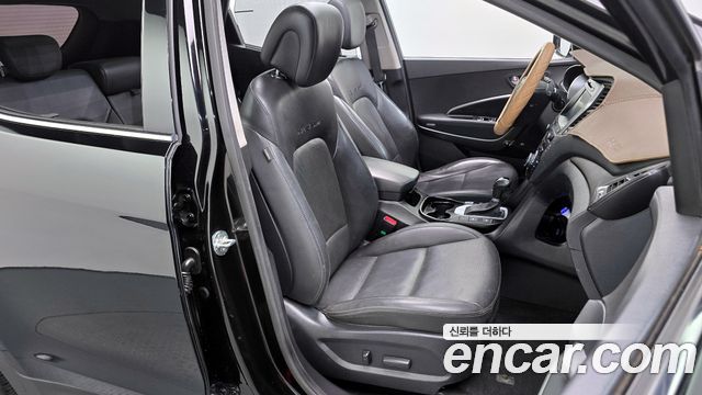 Hyundai Santafe 2017 — photo 12