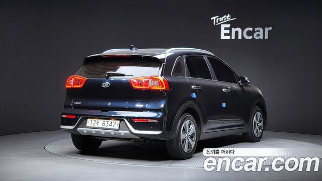 Kia Niro 2019 — photo 2