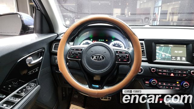 Kia Niro 2019 — photo 21