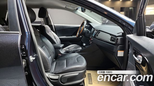 Kia Niro 2019 — photo 16