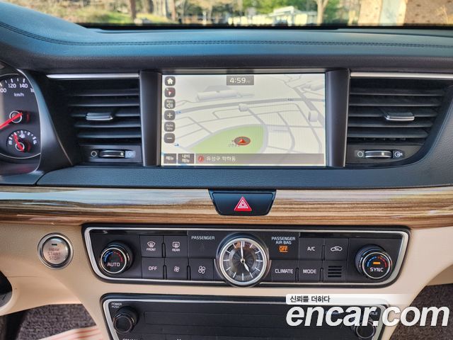 Kia K7 2017 — photo 13
