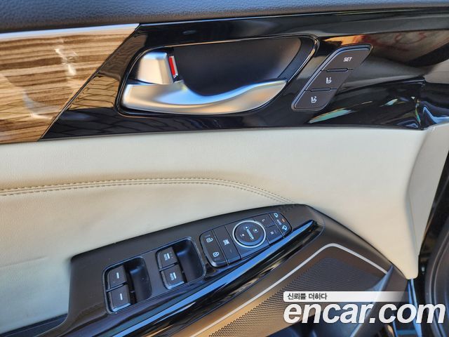 Kia K7 2017 — photo 16