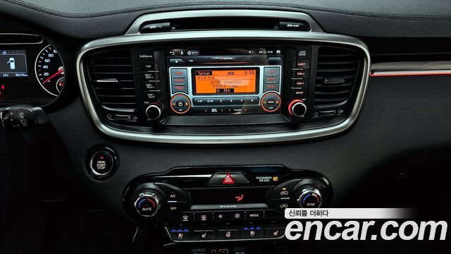 Kia Sorento 2016 — photo 19