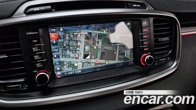 Kia Sorento 2016 — photo 28