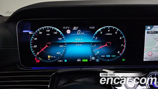 Mercedes-Benz CLS-Class 2022 — photo 11