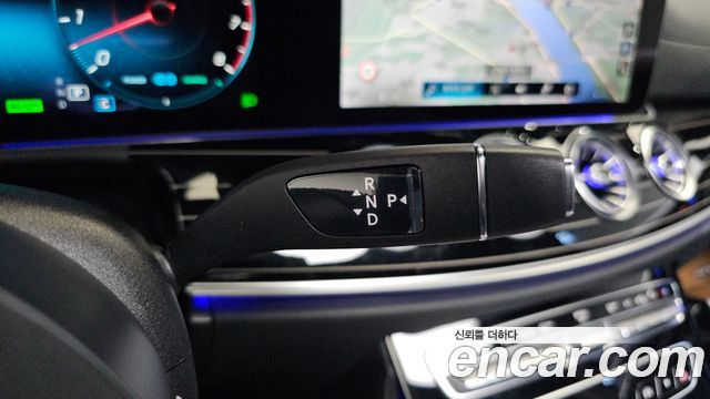 Mercedes-Benz CLS-Class 2022 — photo 12