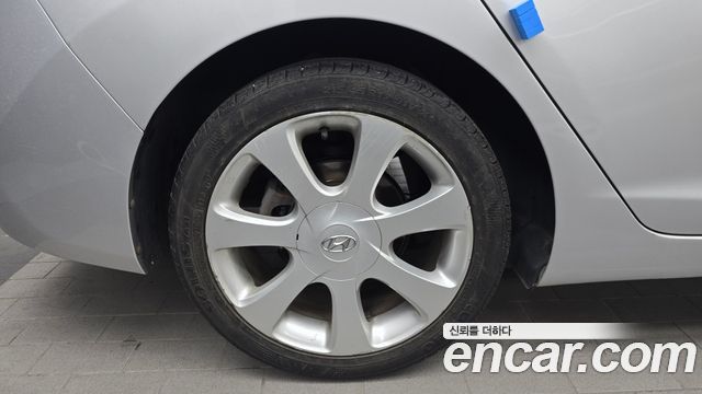 Hyundai AVANTE 2012 — photo 5