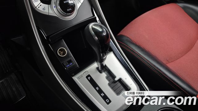 Hyundai AVANTE 2012 — photo 9